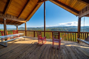 VIEWS! VIEWS! VIEWS! Relaxing and Modern 2BR FREE Attraction Tickets Gameroom HOT TUB